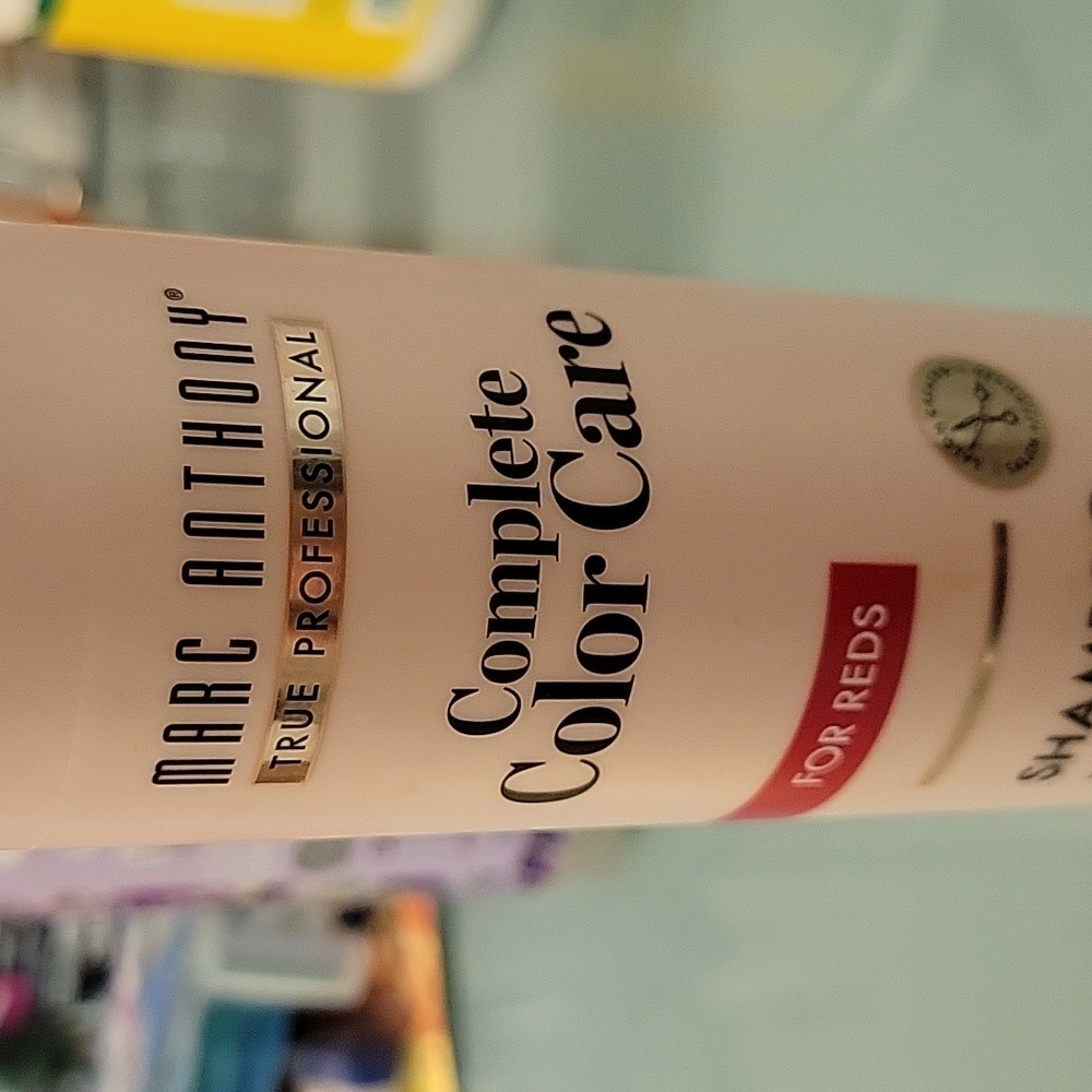 Marc Anthony - For Reds - Complete Color Shampoo - Picture 2 of 5